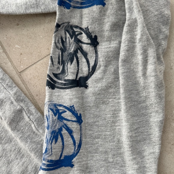 NBA Gray Dallas Mavericks Tee - Picture 3 of 4